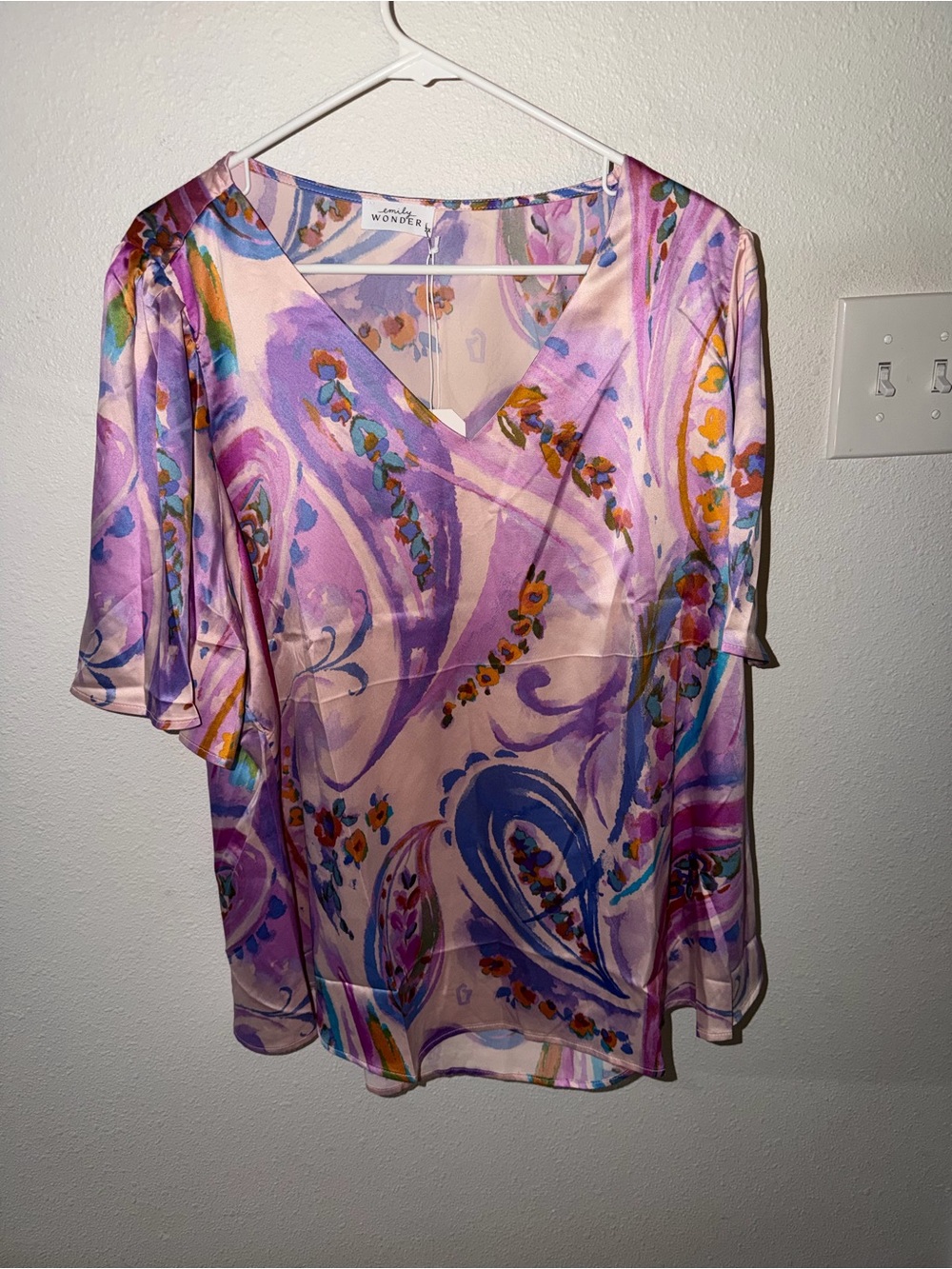 Emily Wonder Floral Lightweight V-Neck Blouse with Flutter Sleeves NWT